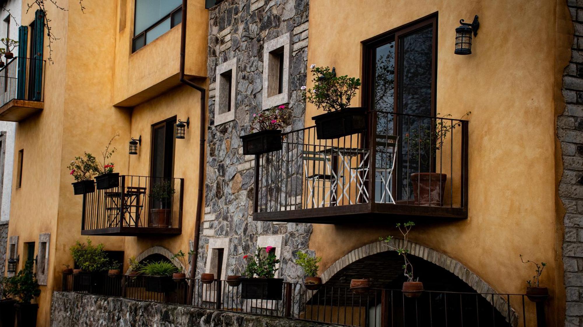 Porta Paradiso Valquirico, Albergo Boutique Santeagueda Exterior foto