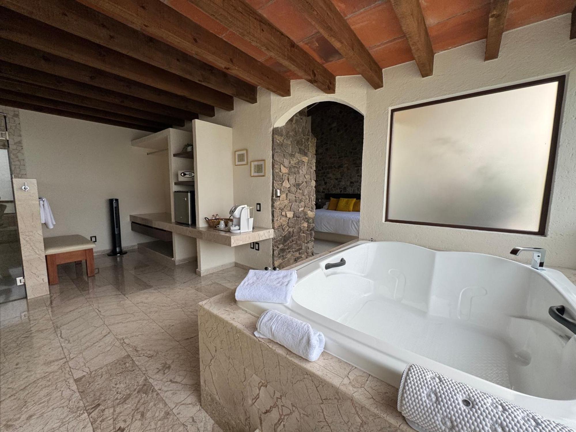 Porta Paradiso Valquirico, Albergo Boutique Santeagueda Exterior foto