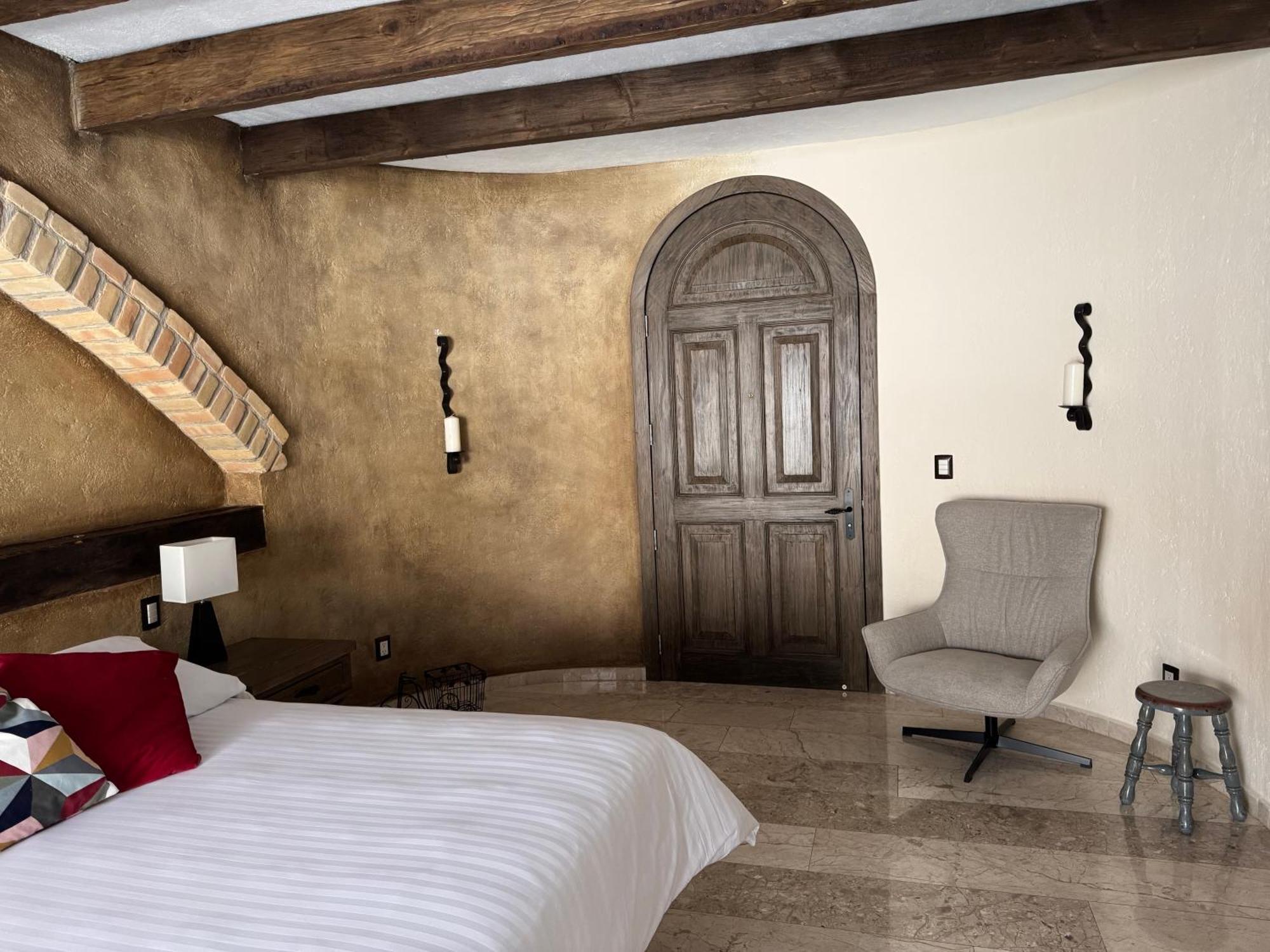 Porta Paradiso Valquirico, Albergo Boutique Santeagueda Exterior foto