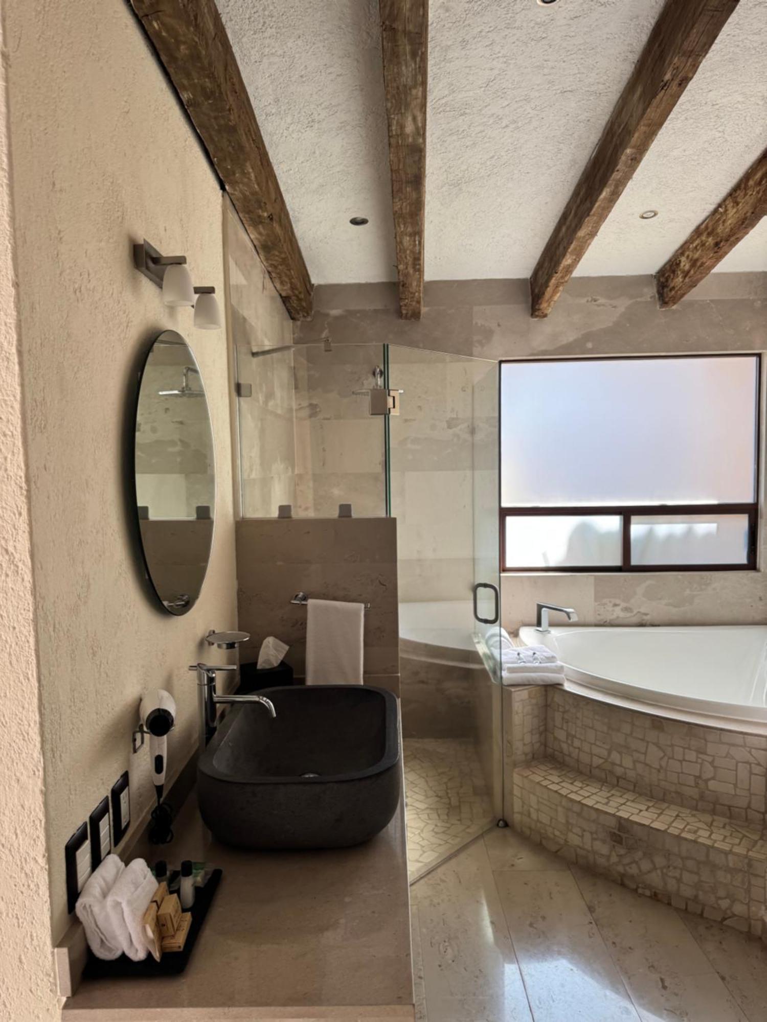 Porta Paradiso Valquirico, Albergo Boutique Santeagueda Exterior foto